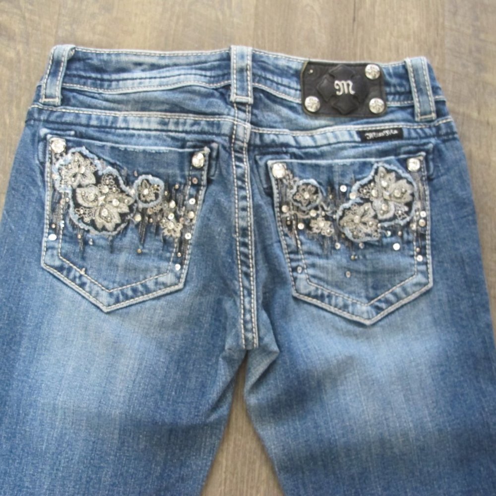 Miss Me Jeans Size 26 Women’s Boot Cut Bling Embroidered Floral - Picture 2 of 5